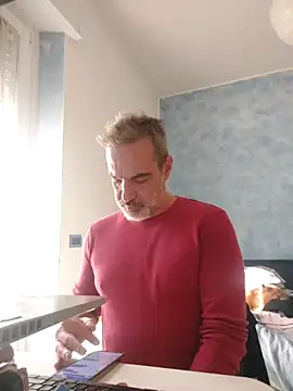 Snapshot of Marcolino183 chatting on November 5, 2025, 8:28 am Marcolino183 online show from November 5, 2025, 8:28 am