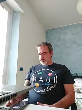 Snapshot of Marcolino183 chatting on January 7, 2026, 8:41 am Marcolino183 online show from January 7, 2026, 8:41 am