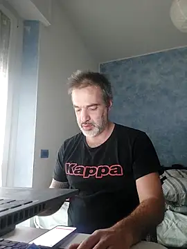 Snapshot of Marcolino183 chatting on December 18, 2025, 8:41 am Marcolino183 online show from December 18, 2025, 8:41 am