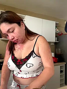 WhiteWomen online show from December 2, 2025, 1:02 pm