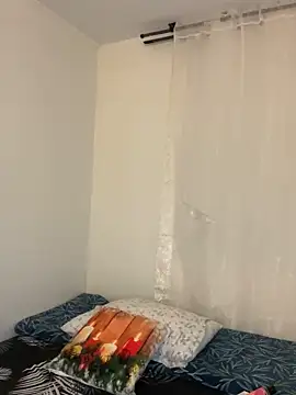 WhiteWomen online show from December 3, 2025, 1:06 am