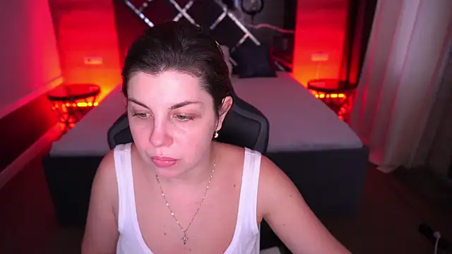 Snapshot of MirandaWong chatting on October 18, 2025, 5:53 am MirandaWong online show from October 18, 2025, 5:53 am