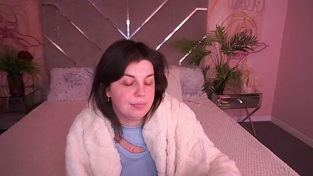 Snapshot of MirandaWong chatting on February 3, 2026, 6:22 am MirandaWong online show from February 3, 2026, 6:22 am