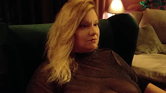 Snapshot of GoddessSade chatting on July 14, 2026, 9:21 pm GoddessSade online show from July 14, 2026, 9:21 pm
