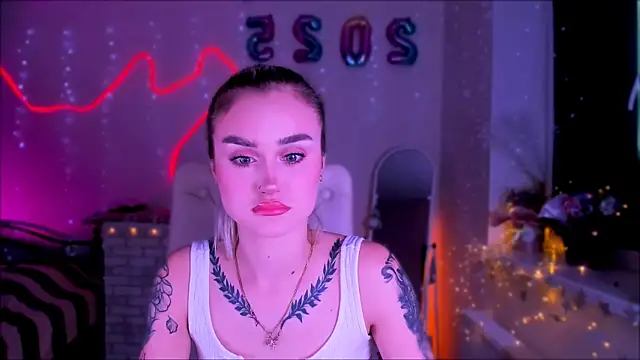 Snapshot of _Ravenaa chatting on January 28, 2025, 1:49 pm Ravenaa online show from January 28, 2025, 1:49 pm