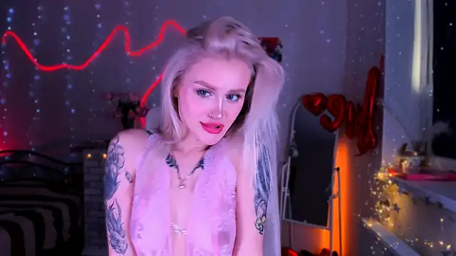 Snapshot of _Ravenaa chatting on March 13, 2025, 12:24 pm Ravenaa online show from March 13, 2025, 12:24 pm