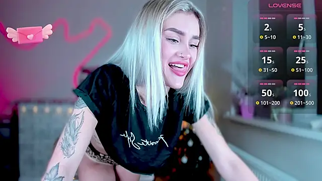 Snapshot of _Ravenaa chatting on December 12, 2024, 2:00 pm Ravenaa online show from December 12, 2024, 2:00 pm