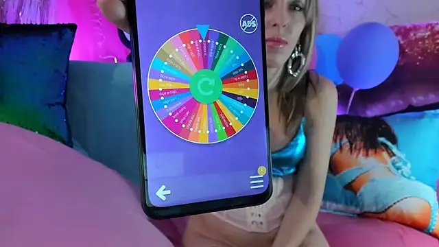 Evie Hill online show from February 8, 2026, 12:30 am