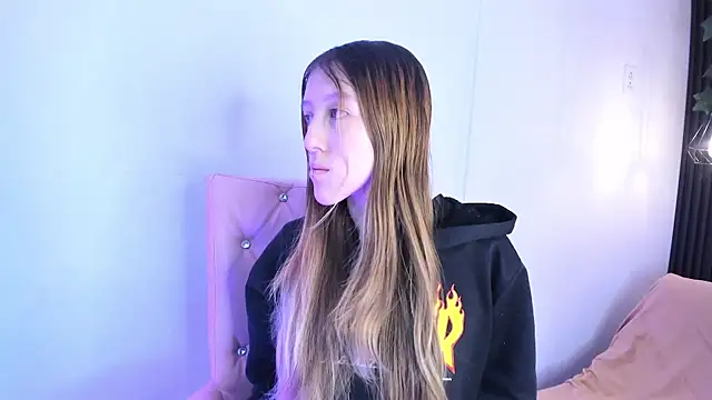 BRIAR AND BLAIR online show from November 17, 2025, 1:37 pm