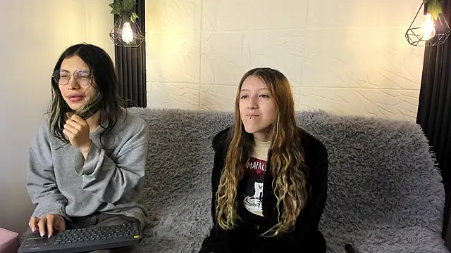 BRIAR AND BLAIR online show from November 8, 2025, 12:52 pm