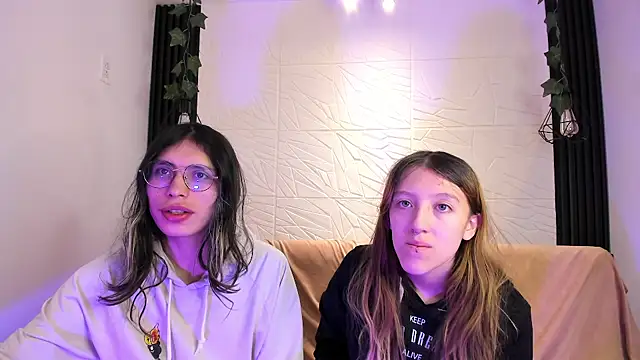 BRIAR AND BLAIR online show from November 19, 2025, 1:11 pm