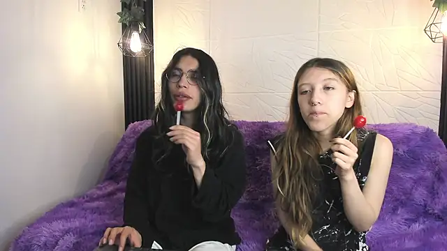 BRIAR AND BLAIR online show from November 28, 2025, 1:33 pm