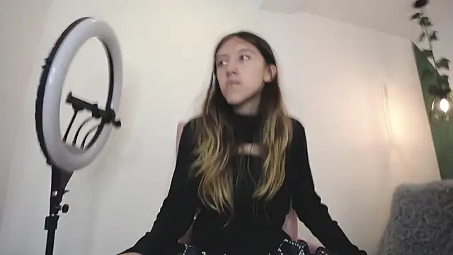 BRIAR AND BLAIR online show from March 20, 2025, 1:59 pm