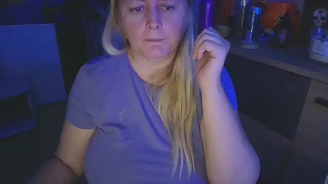 Meliss Official9 online show from October 30, 2025, 6:27 pm