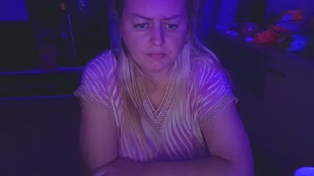 Meliss Official9 online show from October 11, 2025, 5:47 pm