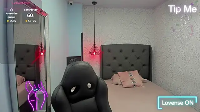 MAGNOLEROY online show from October 8, 2025, 12:50 pm