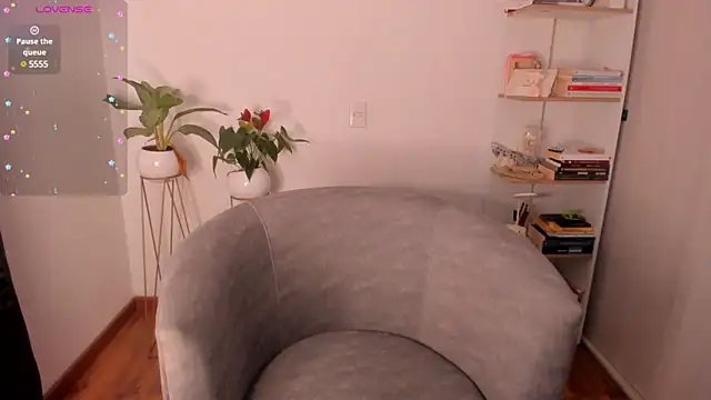 danna davis18 online show from December 17, 2024, 5:15 pm