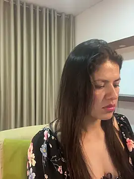 Alice Biel online show from March 6, 2025, 3:46 am