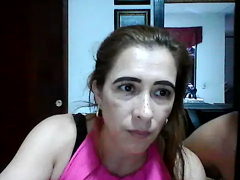 karlabarrera online show from September 12, 2025, 7:13 pm