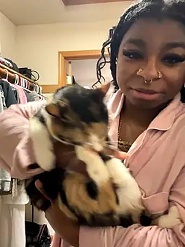 Harmonyxlover online show from December 17, 2025, 4:34 pm