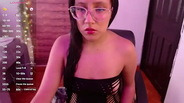 Miia-fox online show from March 17, 2026, 2:42 pm