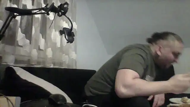 Snapshot of NewyorkDimi chatting on November 14, 2025, 1:42 am NewyorkDimi online show from November 14, 2025, 1:42 am