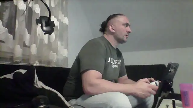 Snapshot of NewyorkDimi chatting on November 13, 2025, 12:36 am NewyorkDimi online show from November 13, 2025, 12:36 am