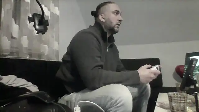 Snapshot of NewyorkDimi chatting on December 3, 2025, 1:06 am NewyorkDimi online show from December 3, 2025, 1:06 am