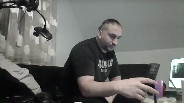 Snapshot of NewyorkDimi chatting on November 21, 2025, 4:11 am NewyorkDimi online show from November 21, 2025, 4:11 am