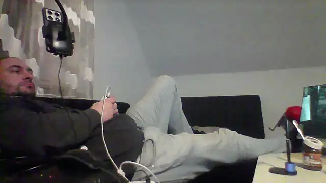 Snapshot of NewyorkDimi chatting on December 1, 2025, 1:06 am NewyorkDimi online show from December 1, 2025, 1:06 am