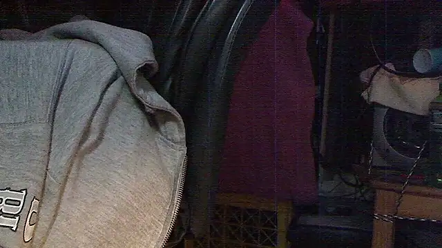 DREAMZ420 online show from December 3, 2025, 8:58 am