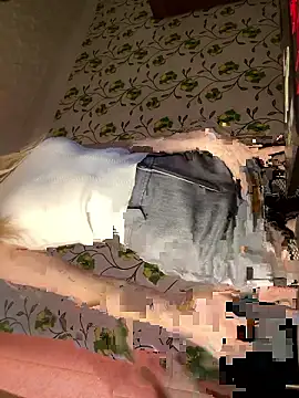 Evvie Summn1 online show from April 4, 2026, 12:12 pm