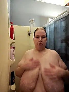 023Longandjuicy online show from December 3, 2025, 3:07 am