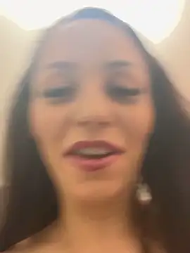 Snapshot of Chiara0102 chatting on April 29, 2026, 8:15 pm Chiara0102 online show from April 29, 2026, 8:15 pm