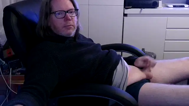 VSteph online show from December 18, 2025, 10:57 pm