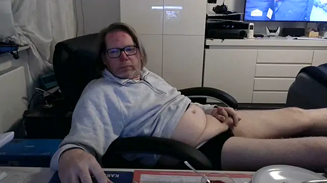 VSteph online show from May 12, 2026, 8:04 pm