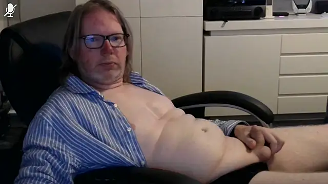 Snapshot of VSteph chatting on July 3, 2026, 11:00 pm VSteph online show from July 3, 2026, 11:00 pm