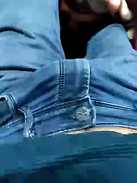 Snapshot of fuckboi2103 chatting on January 9, 2025, 10:09 am fuckboi2103 online show from January 9, 2025, 10:09 am