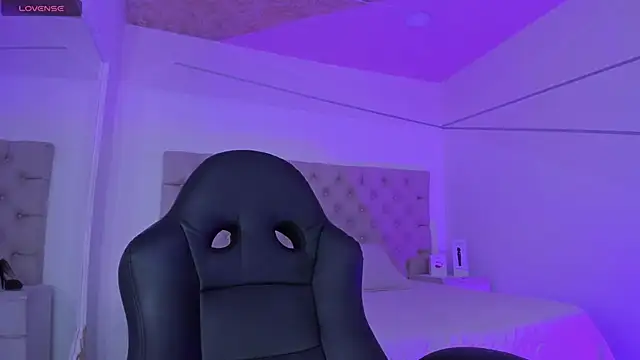 Snapshot of PandoraRider chatting on October 11, 2025, 2:18 pm PandoraRider online show from October 11, 2025, 2:18 pm