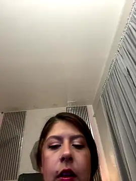 liss black online show from December 17, 2025, 2:38 am