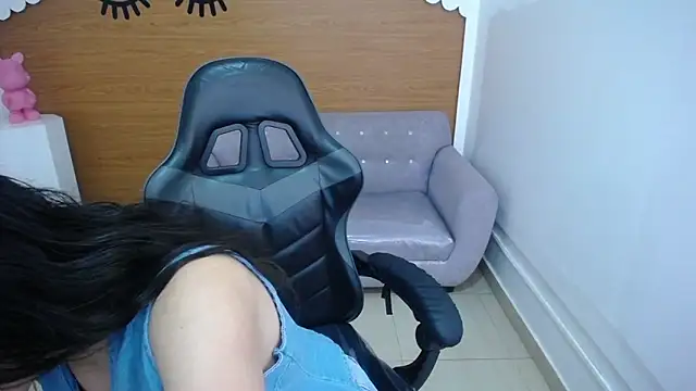 Chinatsu t online show from October 1, 2025, 12:42 pm