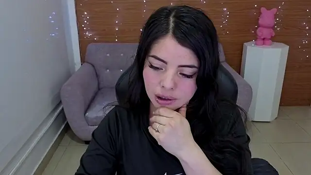 Snapshot of Chinatsu_t chatting on February 12, 2026, 12:49 pm Chinatsu t online show from February 12, 2026, 12:49 pm