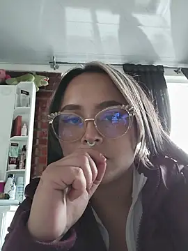 Snapshot of ambar_07 chatting on October 18, 2025, 9:28 pm ambar 07 online show from October 18, 2025, 9:28 pm