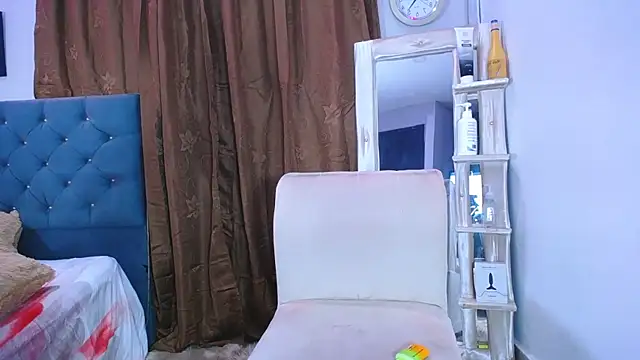 Snapshot of Isis_queen1 chatting on January 25, 2025, 10:07 pm Isis queen1 online show from January 25, 2025, 10:07 pm