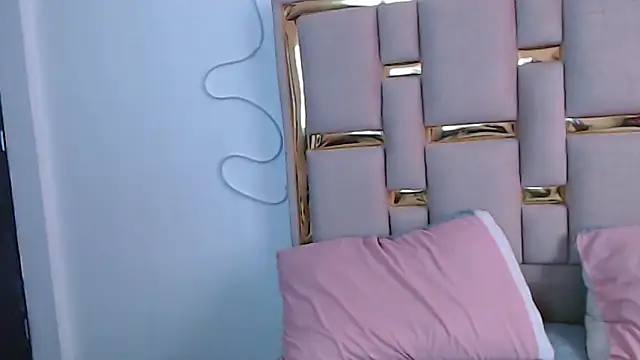 nina carther online show from October 11, 2025, 12:39 pm