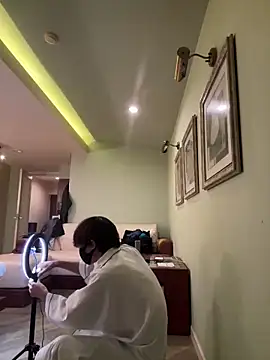 Snapshot of UKI06 chatting on February 4, 2025, 11:16 am UKI06 online show from February 4, 2025, 11:16 am