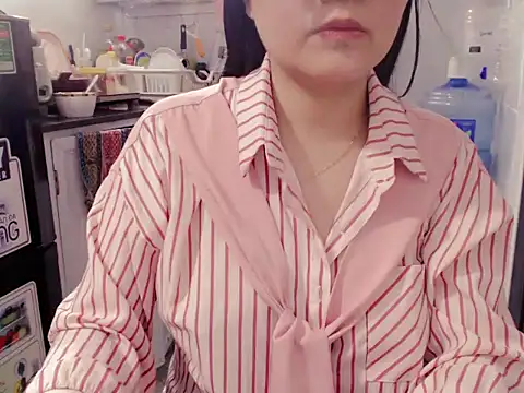 Snapshot of Asian_girl19 chatting on April 6, 2026, 1:01 pm Asian girl19 online show from April 6, 2026, 1:01 pm