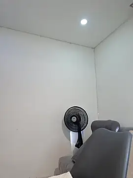Snapshot of Anal_Luucia chatting on June 25, 2026, 12:43 pm Anal Luucia online show from June 25, 2026, 12:43 pm