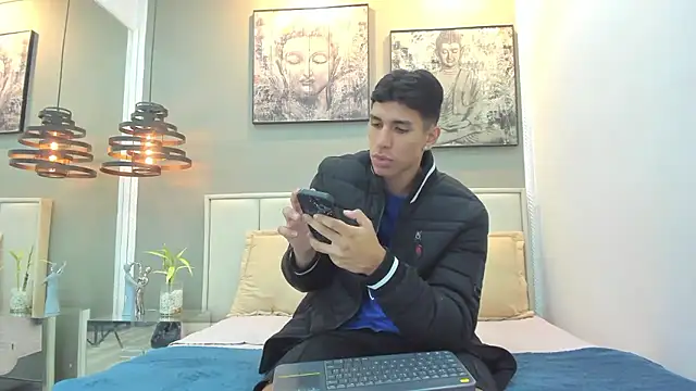 Snapshot of kieran_derek chatting on January 8, 2026, 3:23 am kieran derek online show from January 8, 2026, 3:23 am