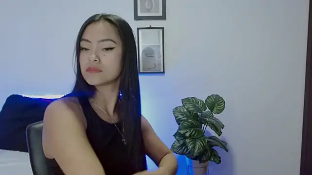 NatalyEscobar lx online show from March 18, 2026, 2:08 pm